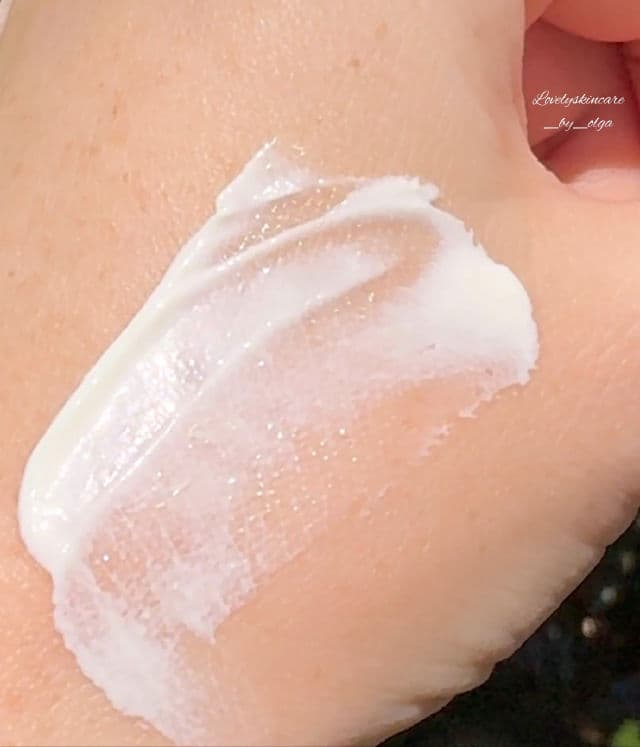 BLITHE UV Protector Honest Sunscreen for pH Balance & Mild Protection SPF50+ PA++++ review photo by LovelySkinCare