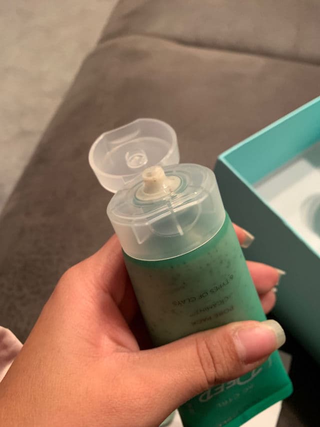 DEWYTREE AC Ctrl Deep Green Calming Clay Gel Pore Pack review photo by ValeriaBossio