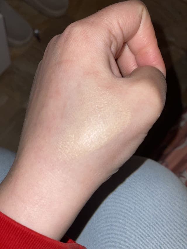 Essence Camouflage+ Matt Concealer review photo by rachymaty