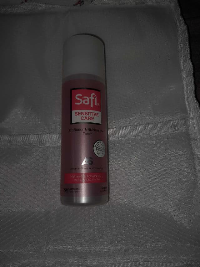Safi Sensitive Care Probiotics & Niacinamide Toner review photo by LystaChoice