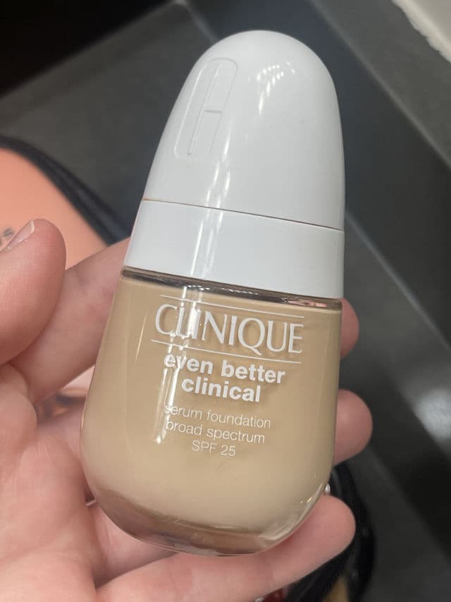 Clinique Even Better Clinical Serum Foundation Broad Spectrum SPF25 review photo by chanelandrose