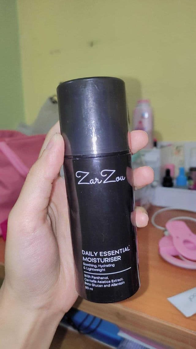 ZarZou Beauty Daily Essential Moisturiser review photo by syazana2808