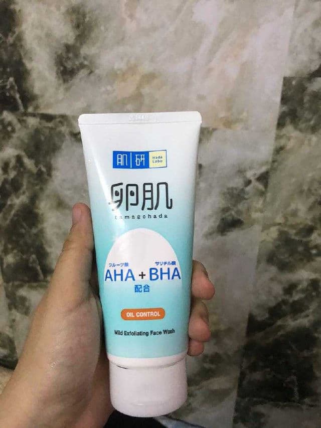 Hada Labo AHA + BHA Exfoliate Face Wash review photo by syazana2808