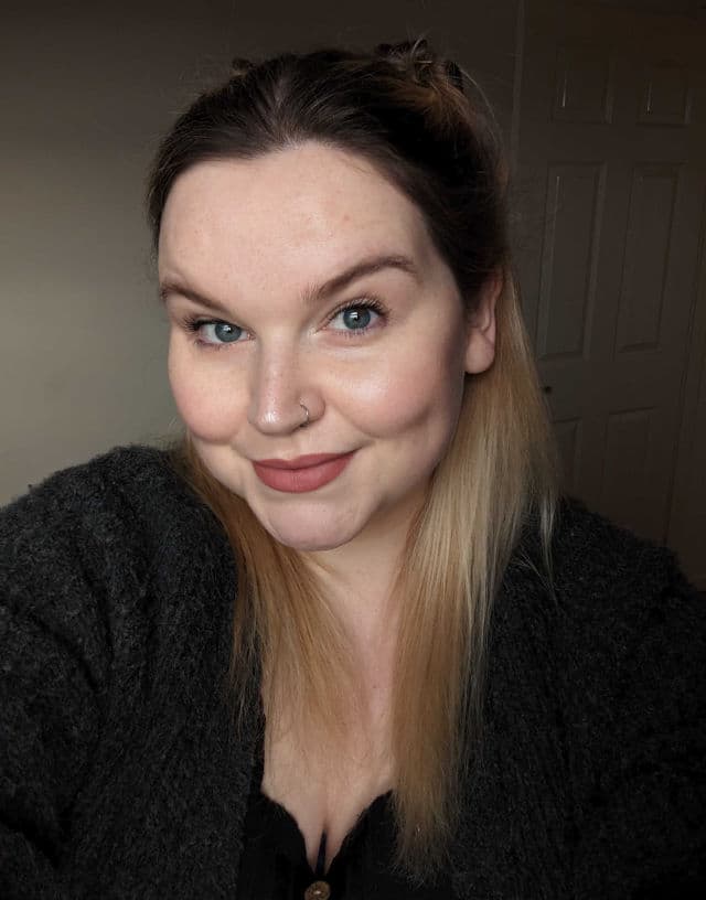 Bourjois Healthy Mix Anti-Fatigue Foundation	 review photo by JuliaReviews