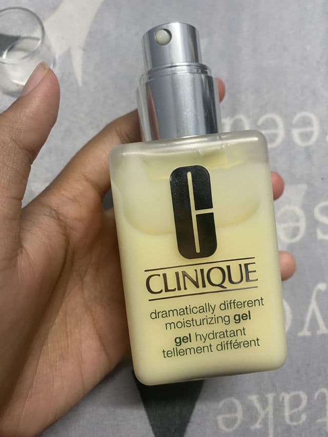 Clinique Dramatically Different™ Oil-Free Gel review photo by Luverlina