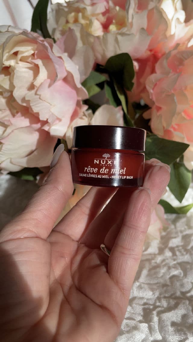 Nuxe Reve De Miel Ultra-Nourishing Lip Balm review photo by WakeupandMakeup78
