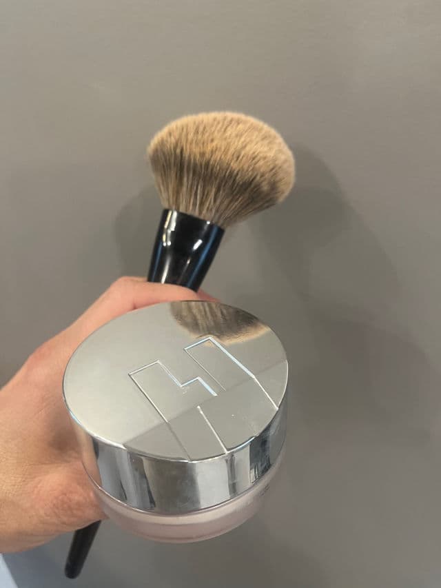 Haus Labs by Lady Gaga Bio-Blurring Loose Setting Powder review photo by TerriC