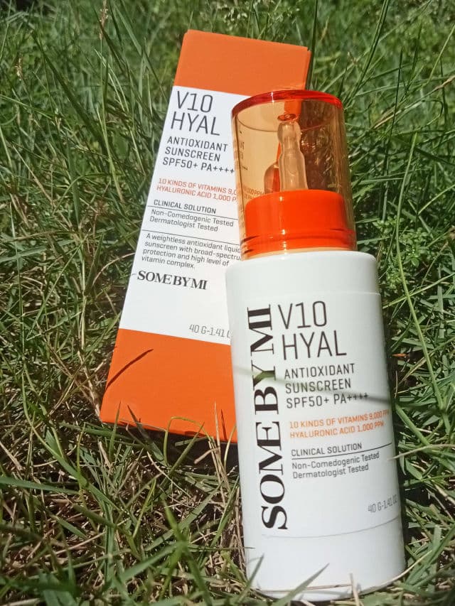 Some By Mi V10 Hyal Antioxidant Sunscreen SPF50+ PA++++ review photo by lalileilalilali