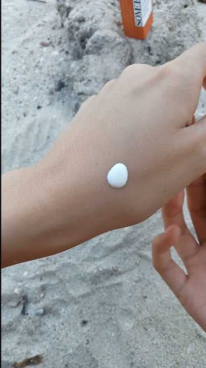 Some By Mi V10 Hyal Antioxidant Sunscreen SPF50+ PA++++ review photo by lalileilalilali