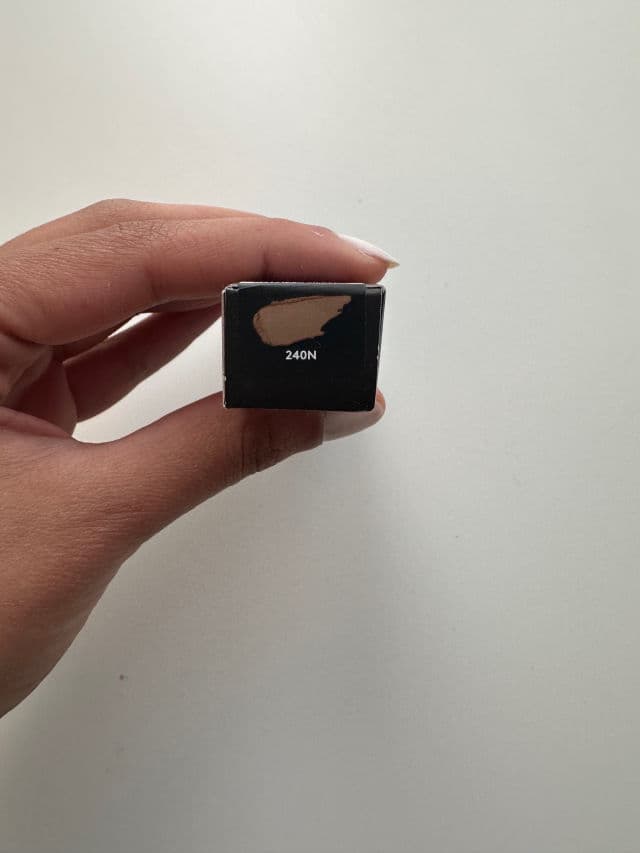 Fenty Beauty Pro Filt'r Instant Retouch Concealer review photo by DoniaG