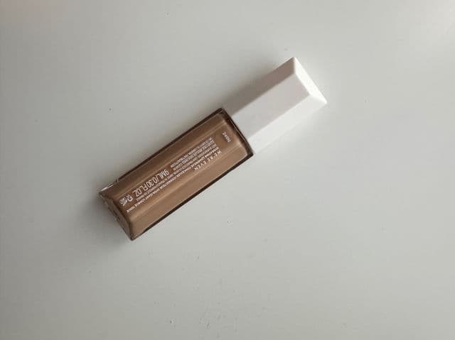 Fenty Beauty Pro Filt'r Instant Retouch Concealer review photo by DoniaG