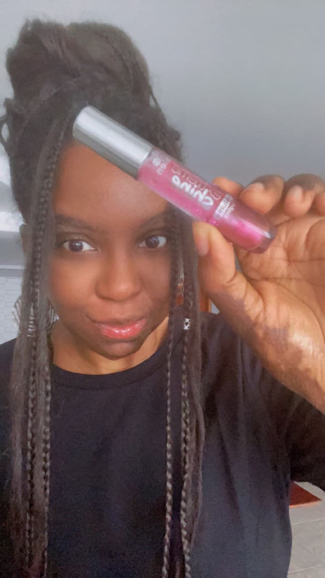 Essence Extreme Shine Volume Lipgloss 102 Sweet Dreams review photo by simplyhenna