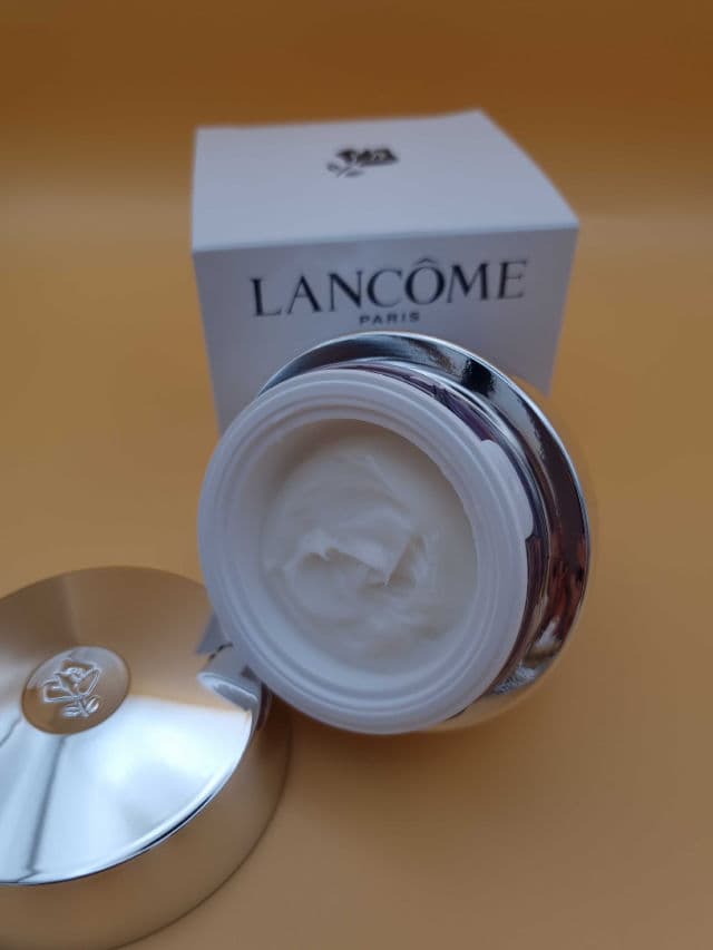 Lancome Renergie H.P.N. 300-Peptide Cream review photo by Minnie40