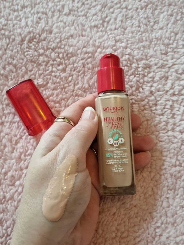 Bourjois Healthy Mix Anti-Fatigue Foundation	 review photo by Minnie40