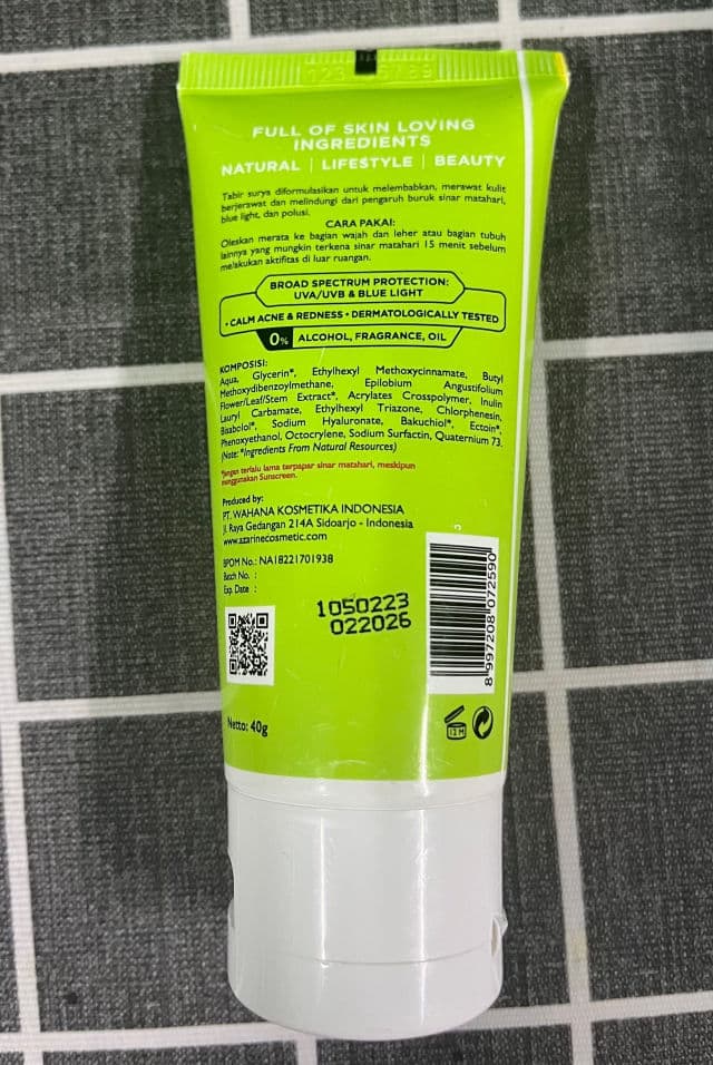 Azarine Calm My Acne Sunscreen Moisturiser SPF35 PA+++ review photo by aleeyalee