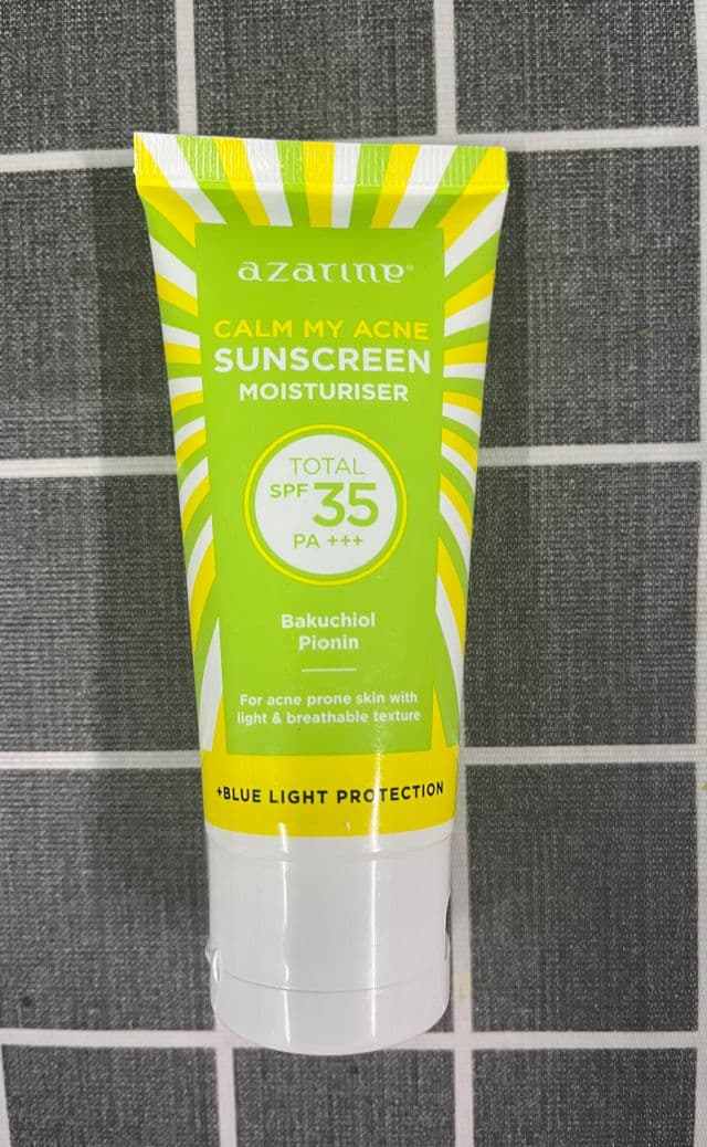 Azarine Calm My Acne Sunscreen Moisturiser SPF35 PA+++ review photo by aleeyalee
