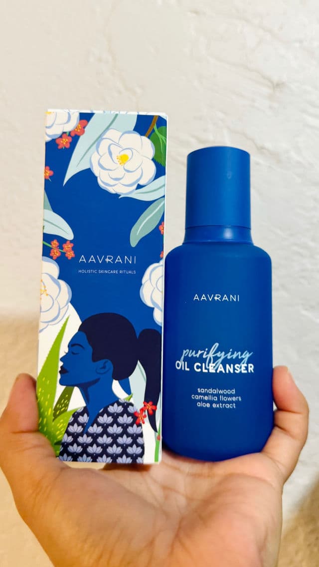 Aavrani Purifying Oil Cleanser review photo by CynthReviews