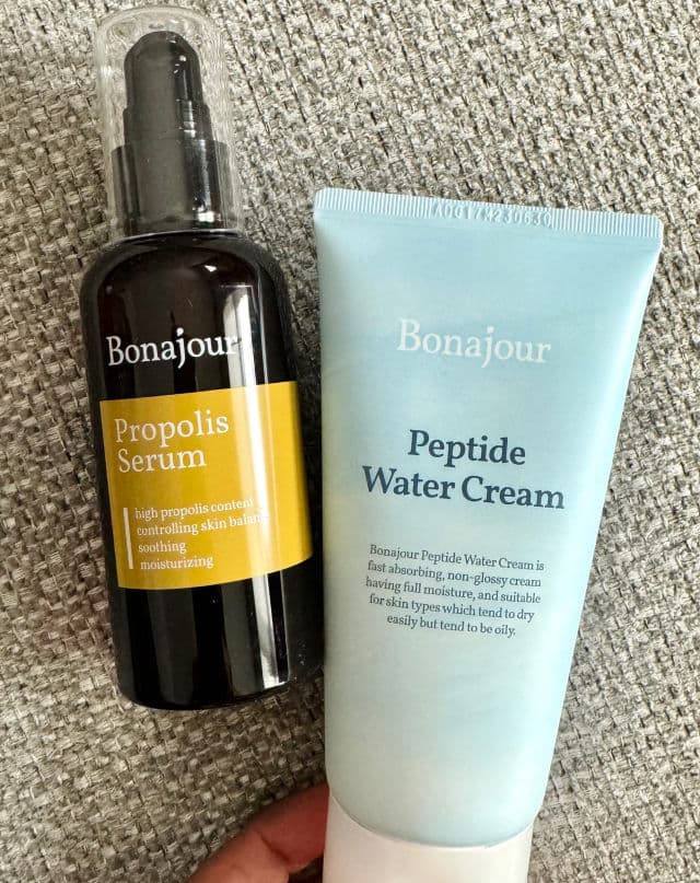 Bonajour Peptide Water Cream review photo by CynthReviews