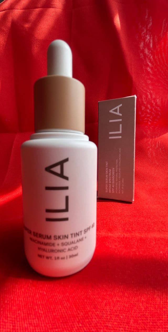 Ilia Super Serum Skin Tint SPF 40 Foundation review photo by Beespacenaa