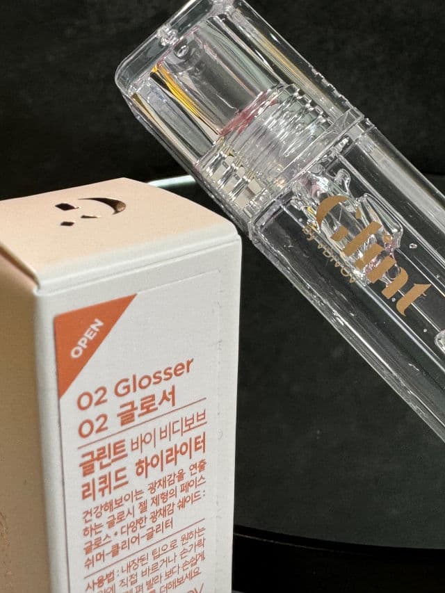 Glint 02 Glossier review photo by Susan101