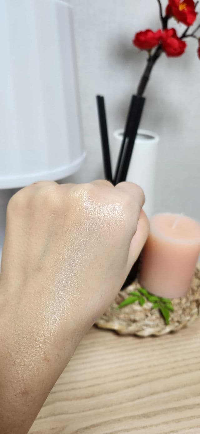 La Roche-Posay Uvidea XL Melt-In Tinted Cream SPF50 review photo by lauencorea