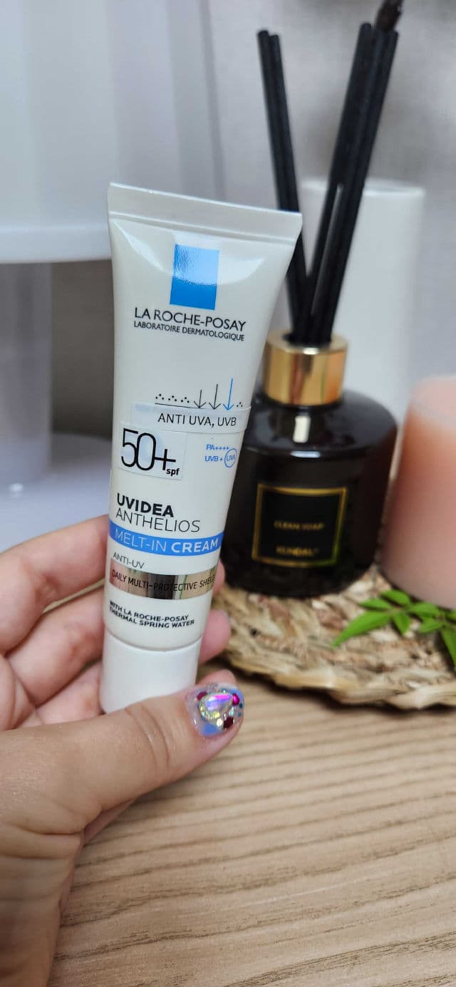 La Roche-Posay Uvidea XL Melt-In Tinted Cream SPF50 review photo by lauencorea
