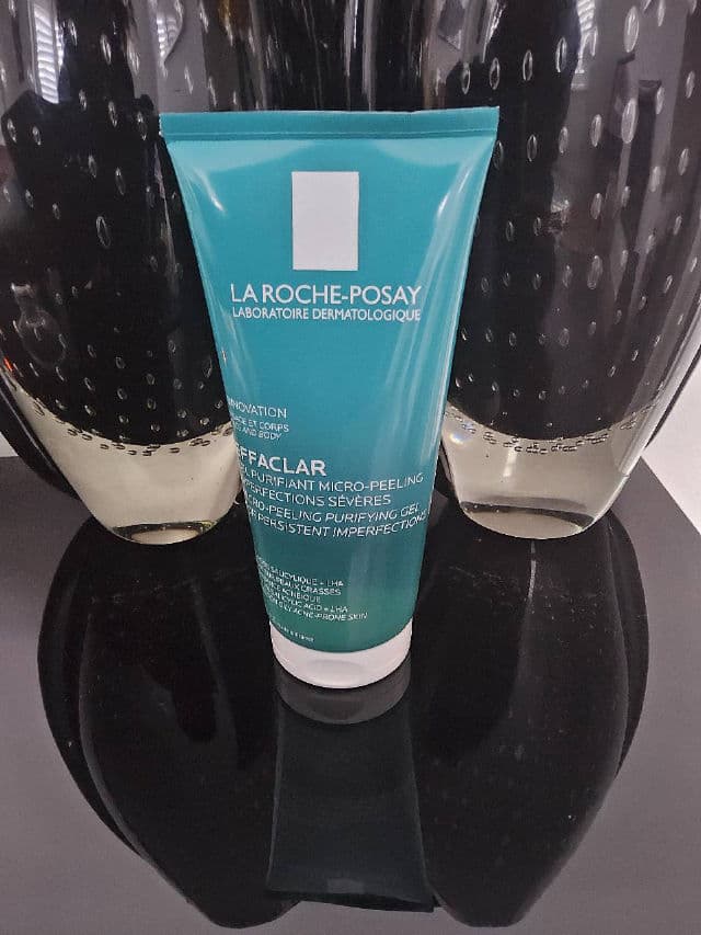 La Roche-Posay Effaclar Micro-Peeling Purifying Gel Cleanser review photo by IceE81