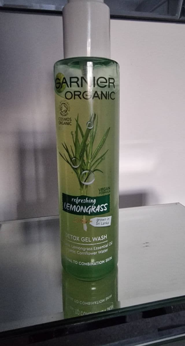 Garnier Organic Lemongrass Detox Gel Wash review photo by IceE81