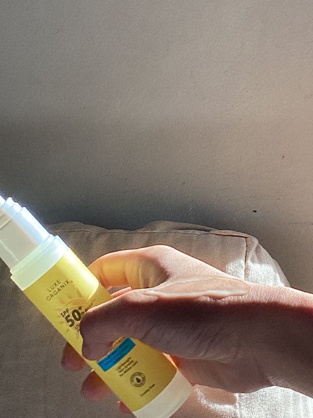 Luxe Organix SPF 50+ PA+++ UVA/UVB Protection Aqua Daily Sunscreen review photo by aneentries