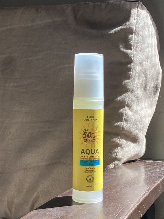 Luxe Organix SPF 50+ PA+++ UVA/UVB Protection Aqua Daily Sunscreen review photo by aneentries