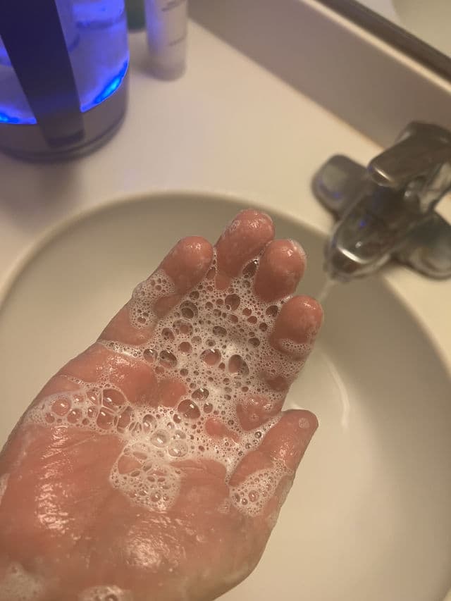 Dr. Dennis Gross Skincare Alpha Beta AHA/BHA Daily Cleansing Gel review photo by Linh2610