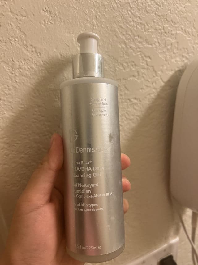 Dr. Dennis Gross Skincare Alpha Beta AHA/BHA Daily Cleansing Gel review photo by Linh2610