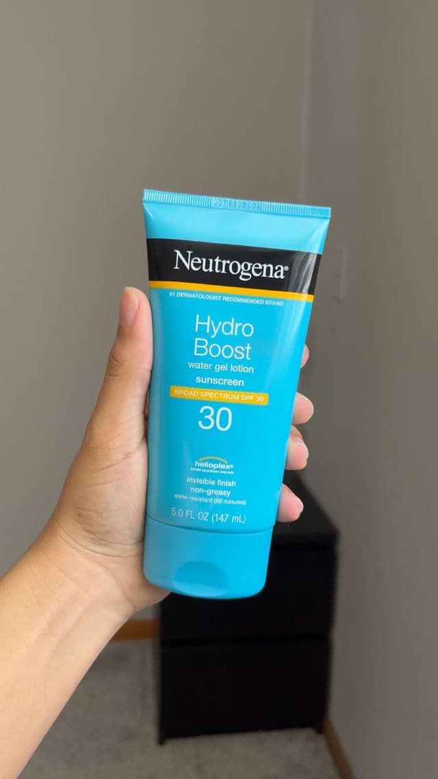 Neutrogena Hydro Boost Water Gel Lotion SPF 30 review photo by skinyum