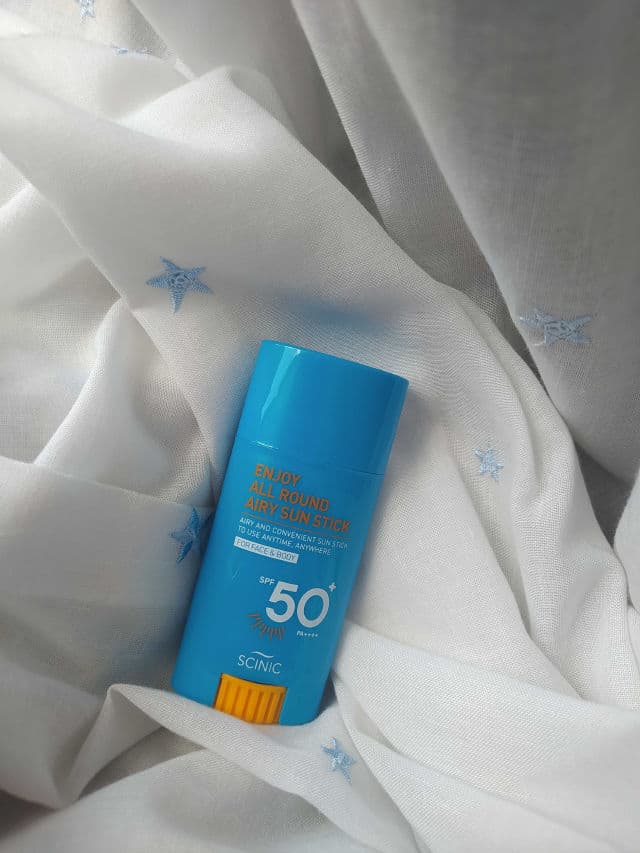 SCINIC Enjoy All Round Airy Sun Stick SPF50+ PA++++  review photo by fckinglies