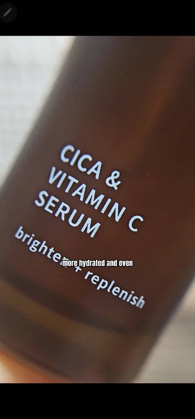Meebak Cica & Vitamin C Serum review photo by lulyencorea