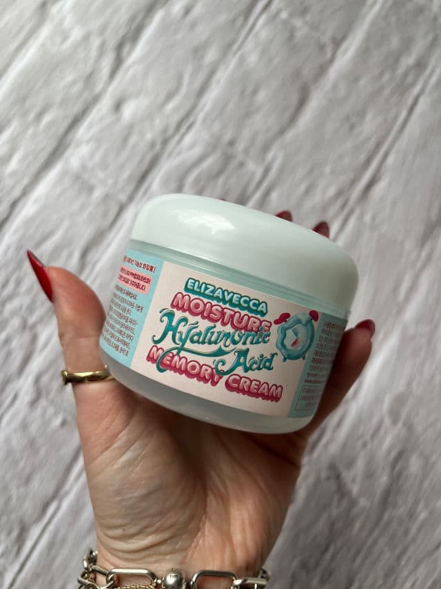 ELIZAVECCA Moisture Hyaluronic Acid Memory Cream review photo by Minique