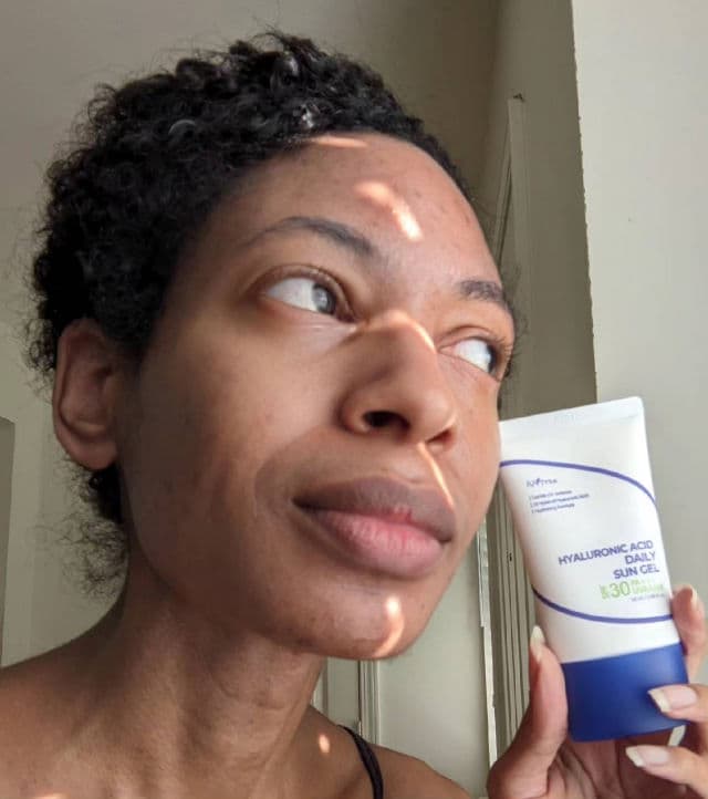 ISNTREE Hyaluronic Acid Daily Sun Gel SPF30 PA+++ review photo by ChillinWithQuanie