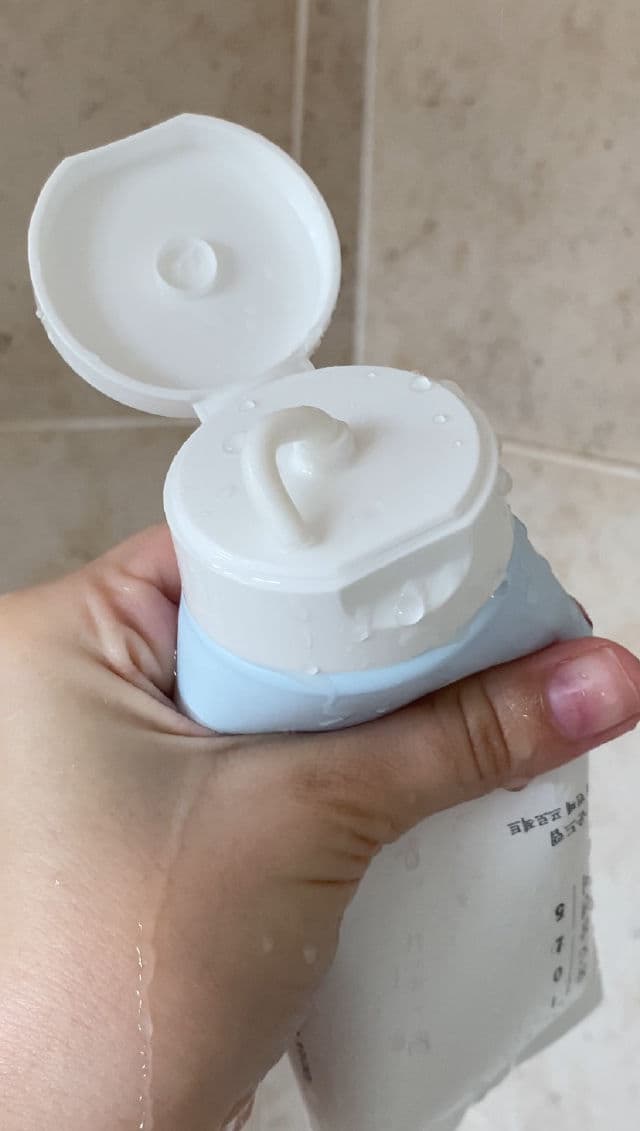 Round Lab 1025 Dokdo Cleanser review photo by skinsupportco