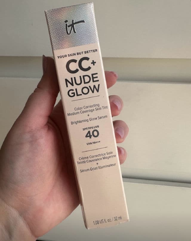 It Cosmetics CC+ Nude Glow Lightweight Foundation + Glow Serum with SPF 40 review photo by mybeautykarma