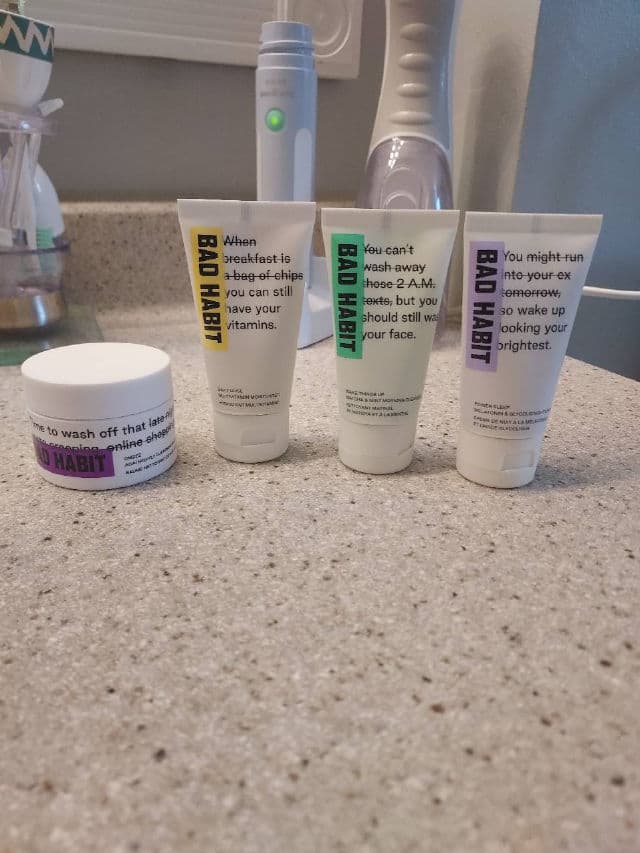BAD HABIT Wake Things Up Matcha & Mint Daily Cleanser review photo by bellanicole