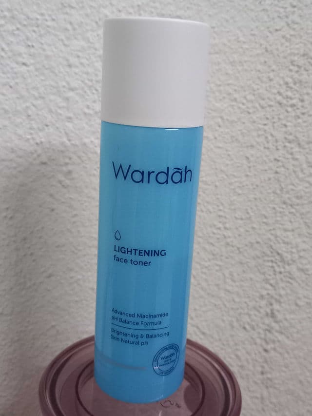 Wardah Lightening Face Toner review photo by nrsollehan