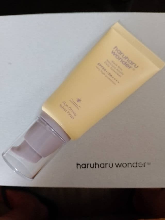 HaruHaru WONDER Black Rice Moisture Airyfit Sunscreen SPF50+/PA++++ review photo by Bibiche129