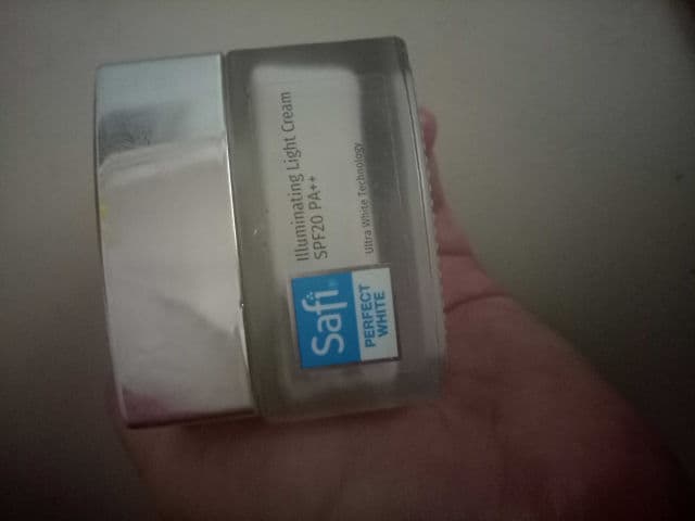 Safi Perfect White Illuminating Day Cream SPF20 PA++ review photo by faezzy
