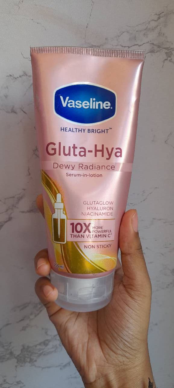 Vaseline Healthy Bright Gluta-Hya Serum Burst Lotion Dewy Radiance review photo by skincareblogg1