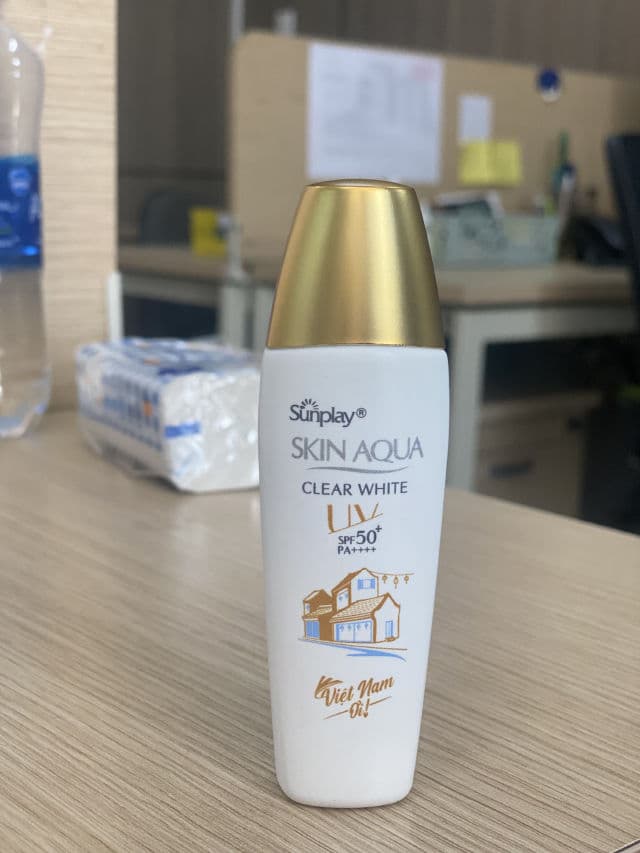 Sunplay Skin Aqua Clear White SPF50+ PA+++ review photo by HuyenDoan