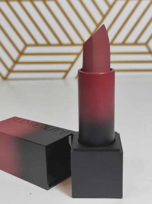 Huda Beauty Power Bullet Matte Lipstick review photo by Mariasta