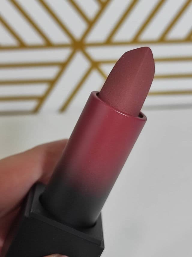 Huda Beauty Power Bullet Matte Lipstick review photo by Mariasta