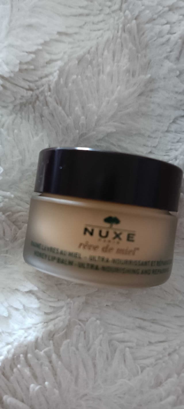 Nuxe Reve De Miel Ultra-Nourishing Lip Balm review photo by AROYERY
