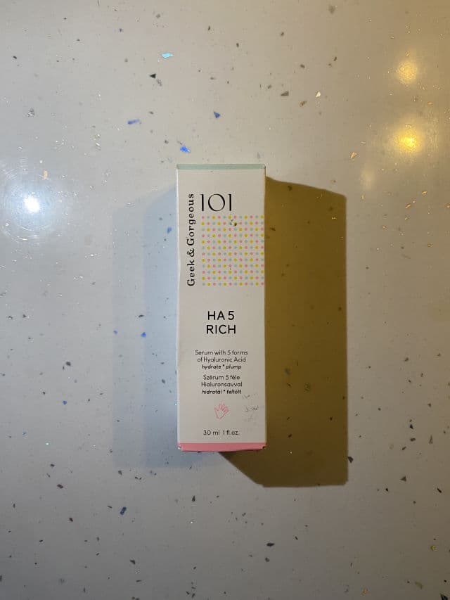 Geek & Gorgeous 101 HA 5 Rich Serum review photo by Teasbeauty