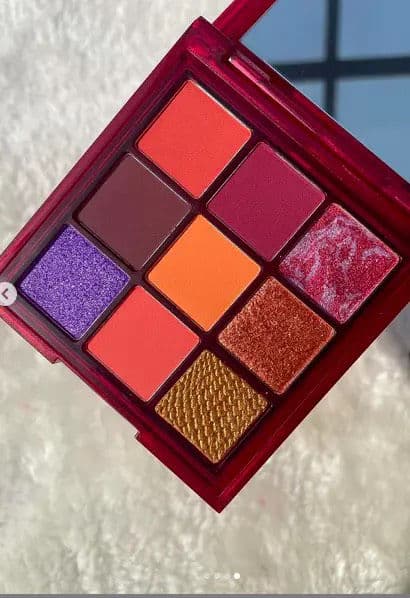 Huda Beauty Wild Obsessions Eyeshadow Palette - Chameleon review photo by temptallure